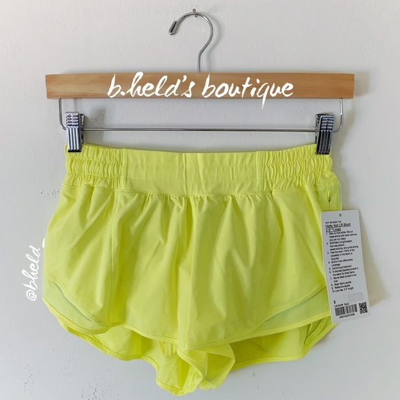lululemon Hotty Hot Low-Rise Lined Short 2.5